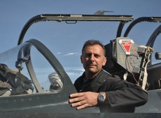  Vuelo con un piloto de avión de combate